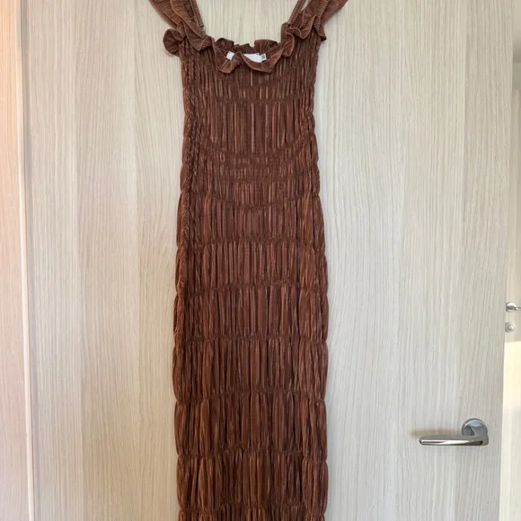 Elegant Brown Midi Dress - Picture 5 of 6